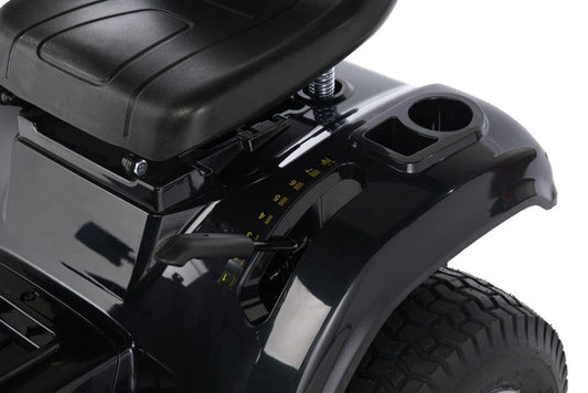 ALPINA AT3 98 A Rasentraktor 98 cm - STIGA 352 cc Motor - Seitenauswurfmähwerk mit Mulchkit-Stecker im Lieferumfang - 7 Schnitthöhen - für Rasenflächen bis zu 4500 m²